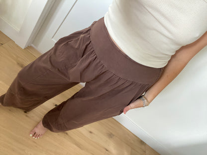 Weekend Wander Barrel Pant - Vintage Brown