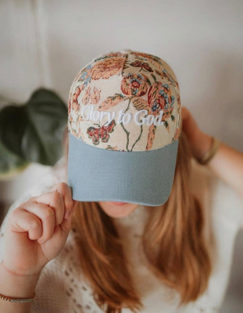 “Glory to God” hat
